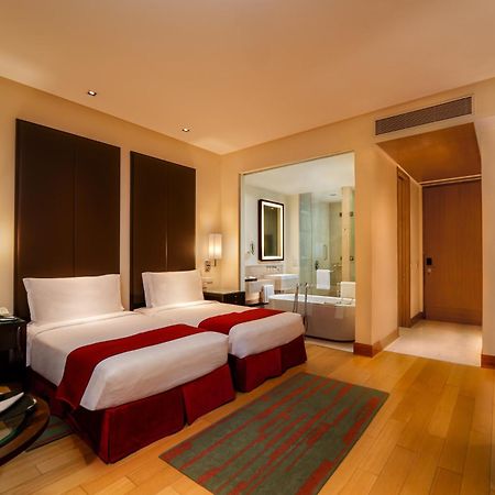 Trident Hyderabad Hotel Bagian luar foto A room at the Taj Bengal