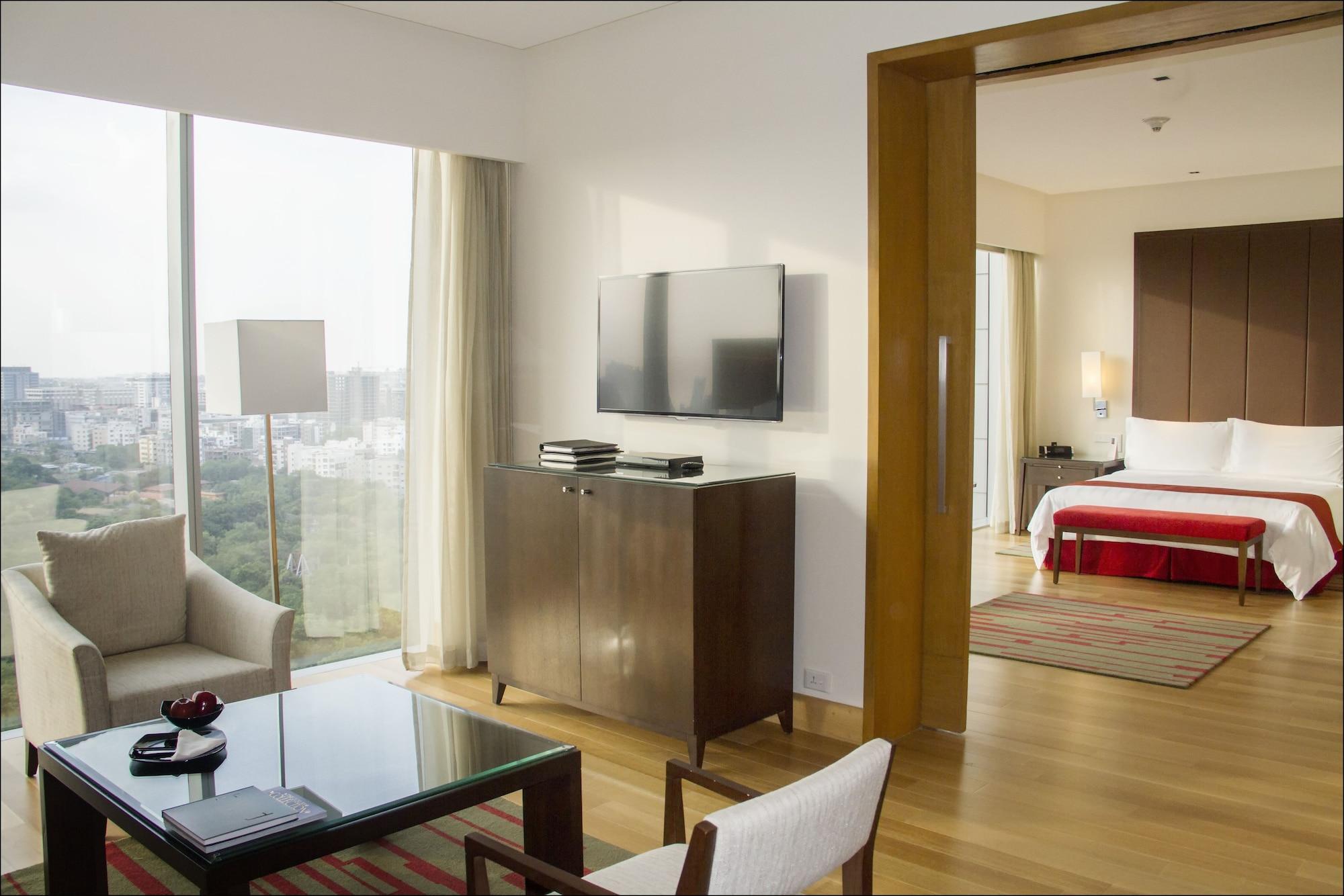 Trident Hyderabad Hotel Bagian luar foto Suite at the hotel