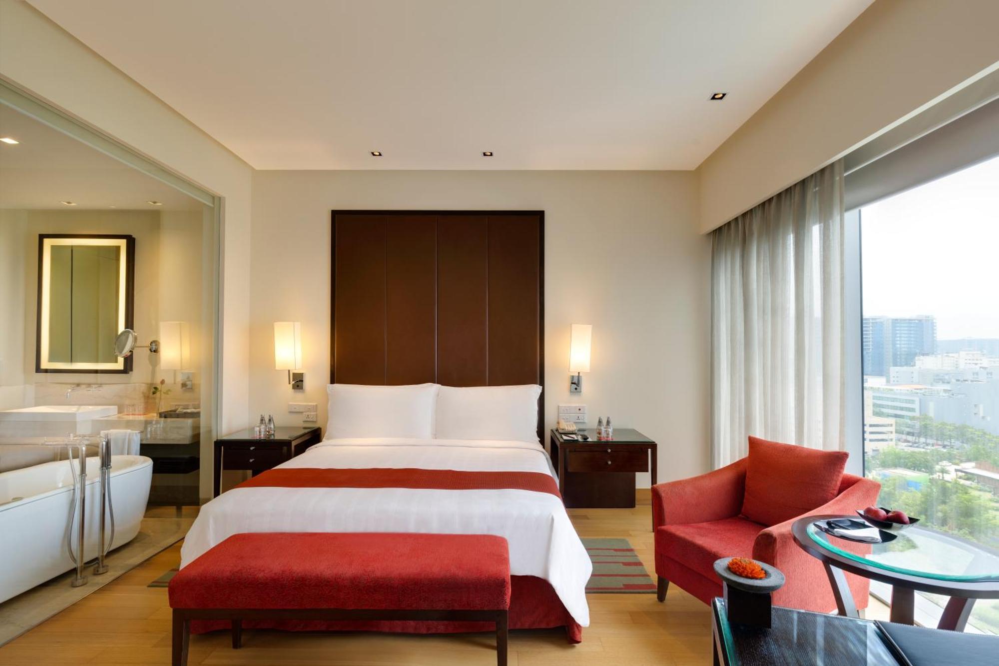 Trident Hyderabad Hotel Bagian luar foto A suite at the Taj Mahal Palace, Mumbai