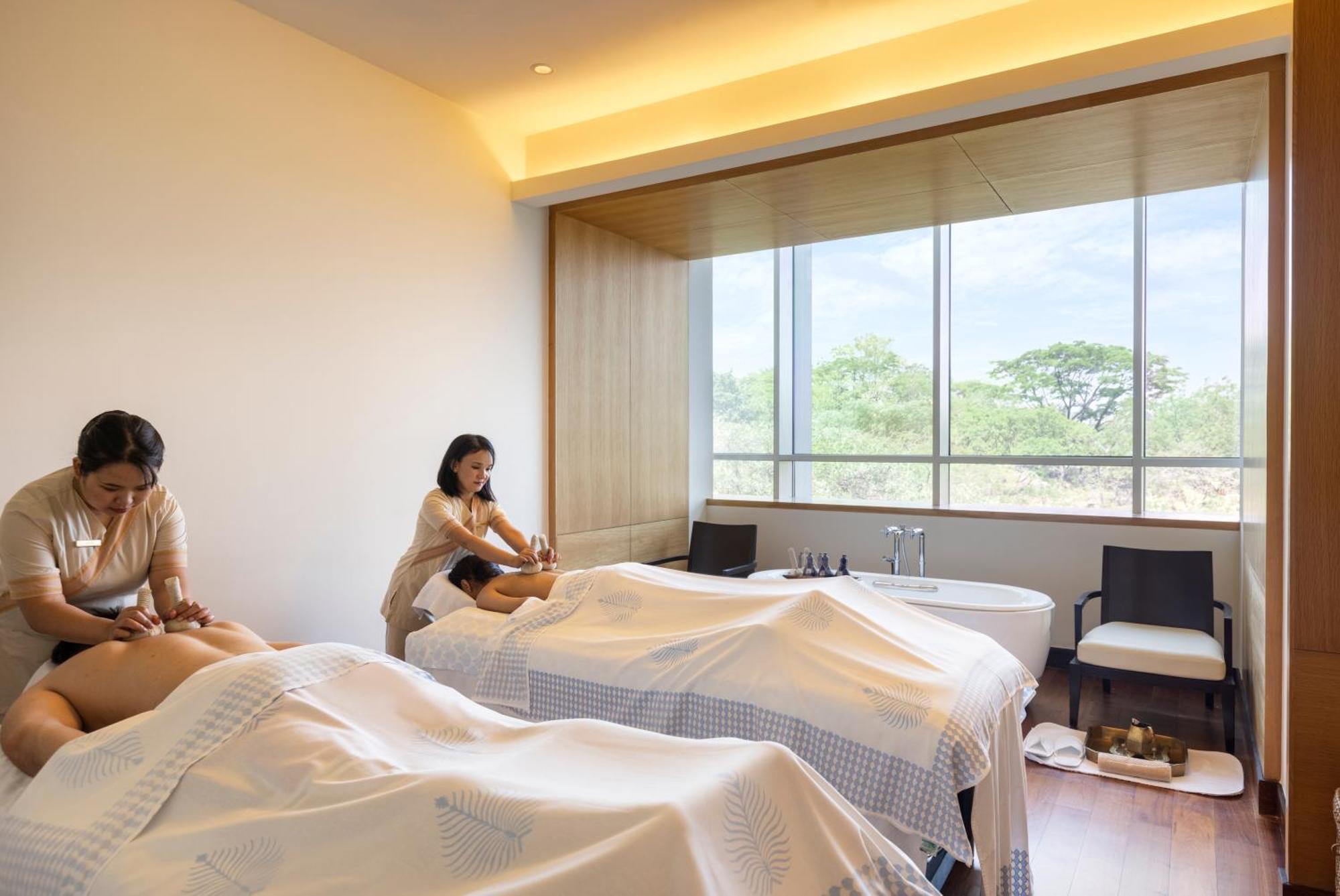 Trident Hyderabad Hotel Bagian luar foto A spa in Taiwan
