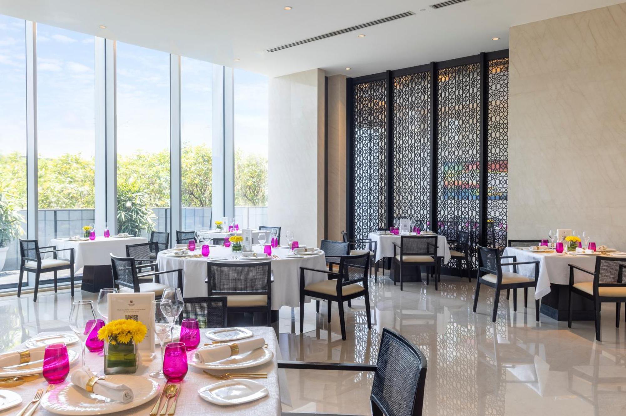 Trident Hyderabad Hotel Bagian luar foto The Park, New Delhi