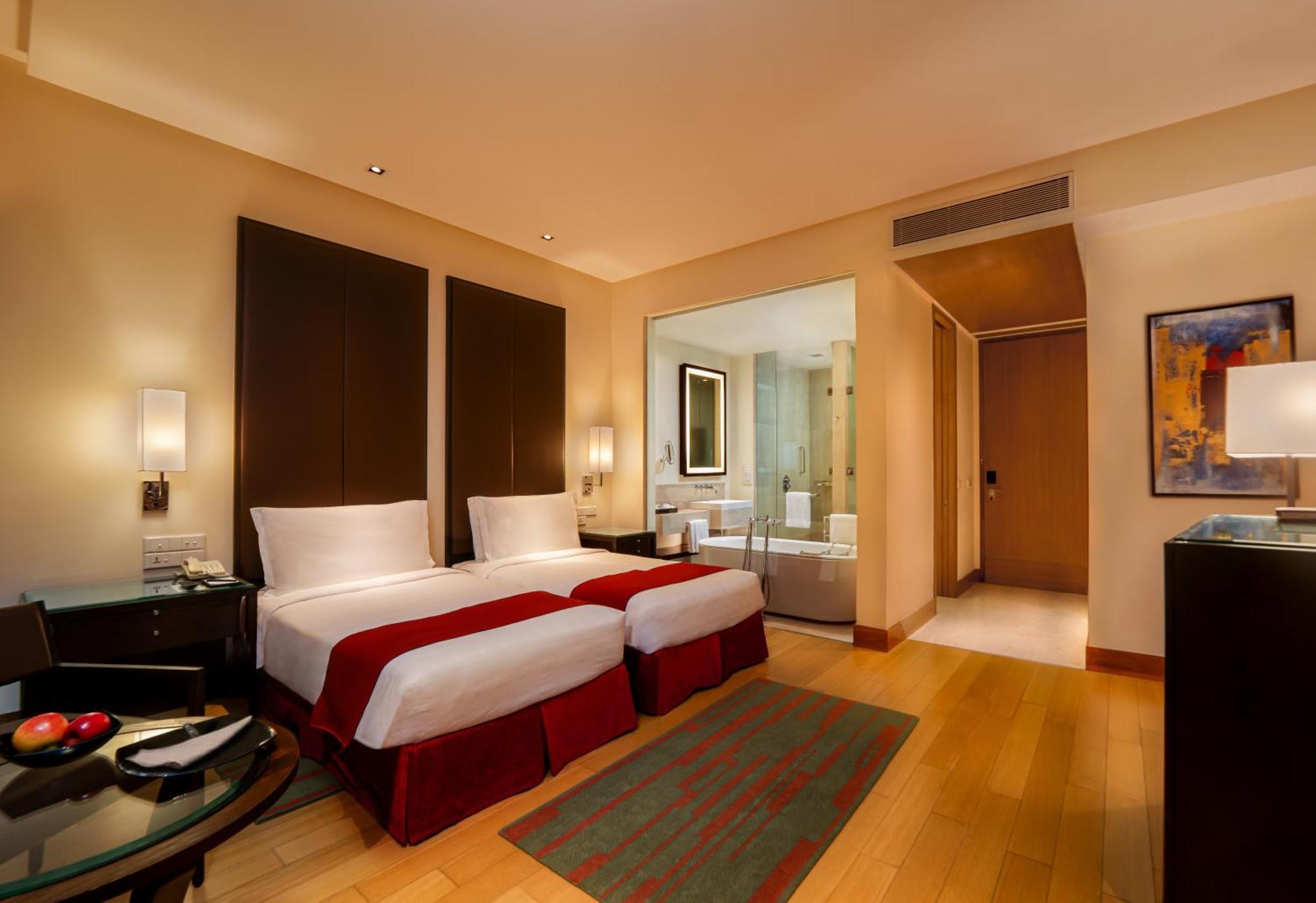 Trident Hyderabad Hotel Bagian luar foto A room at the Taj Bengal
