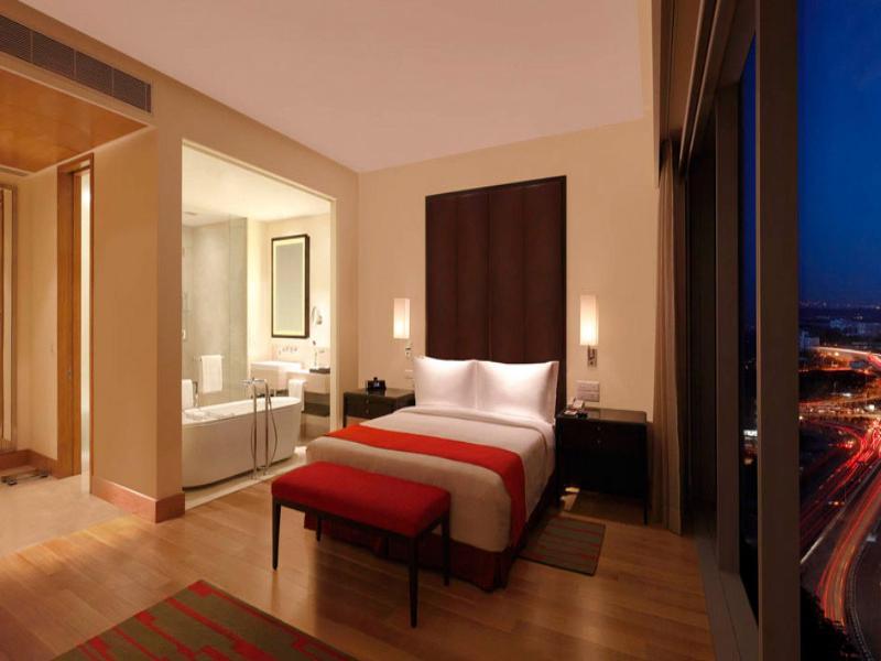Trident Hyderabad Hotel Bagian luar foto A bedroom at the Taj Mahal Palace, Mumbai