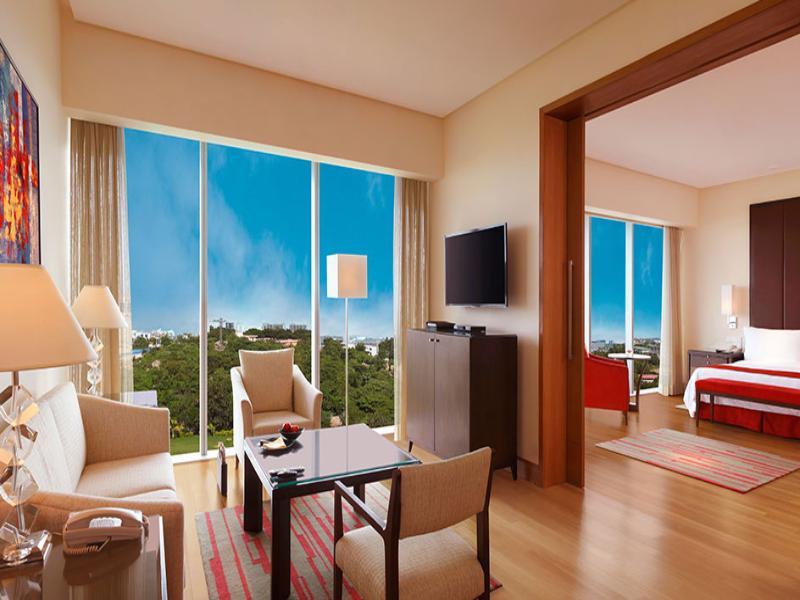 Trident Hyderabad Hotel Bagian luar foto Suite at the Taj Bengal