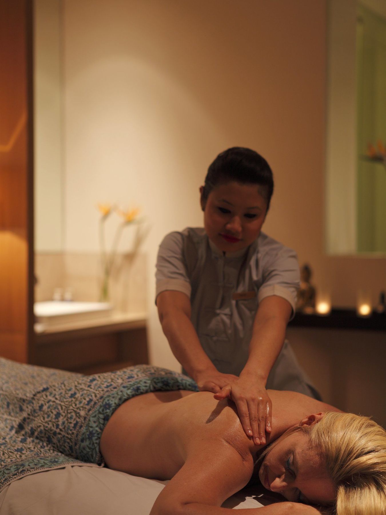 Trident Hyderabad Hotel Bagian luar foto Thai massage
