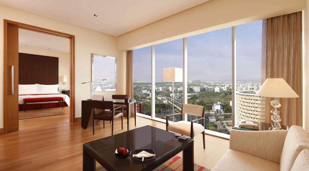 Trident Hyderabad Hotel Bagian luar foto Suite at the Taj Mahal Palace, Mumbai